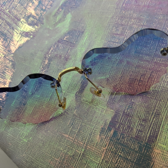 Last pair🍒Heart-shaped Rimless Sunglasses Love Heart - Picture 12 of 13